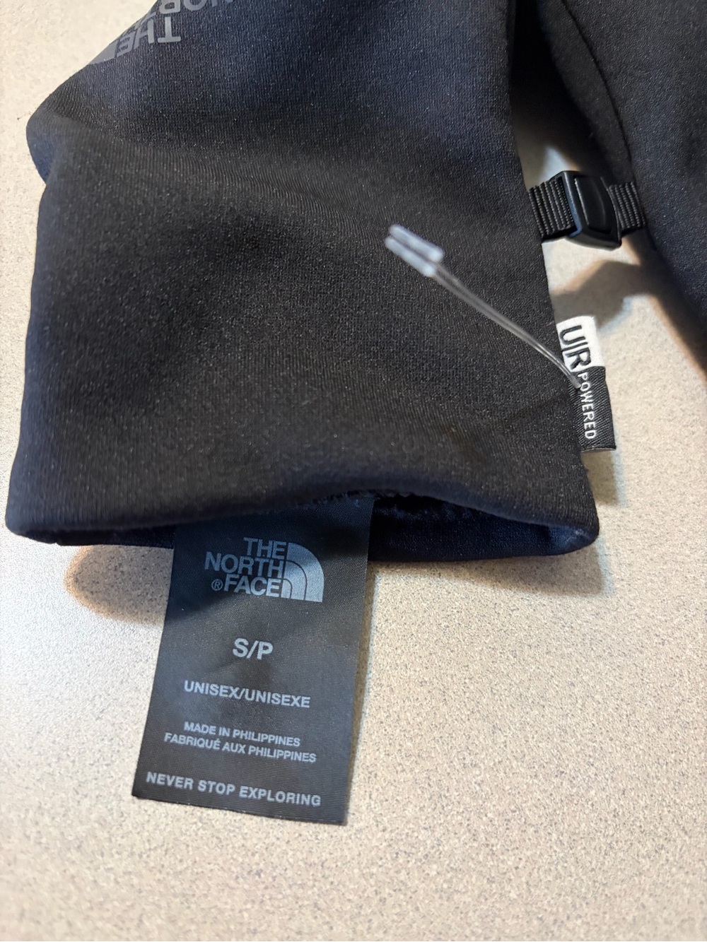 The North Face Black Men’s Lightweight Fleece Gloves - Picture 4 of 4